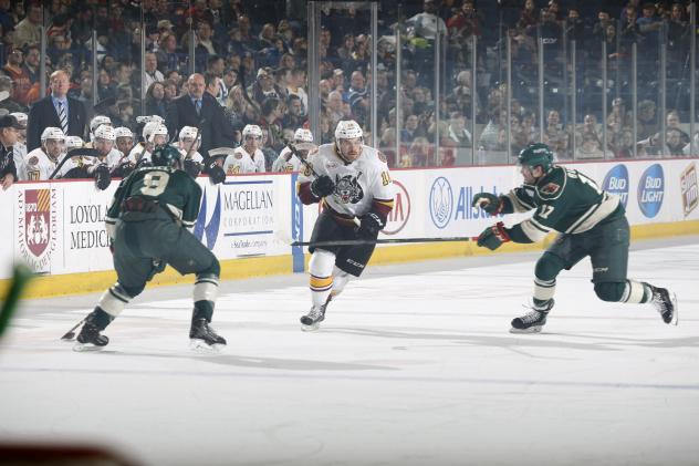Chicago Wolves RW Zach O'Brien vs. the Iowa Wild