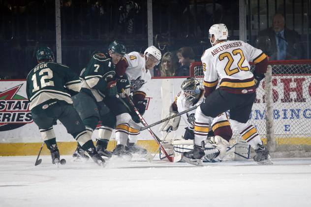Chicago Wolves Defend their Net vs. the Iowa Wild