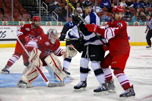 Allen Americans Defend against the Wichita Thunder