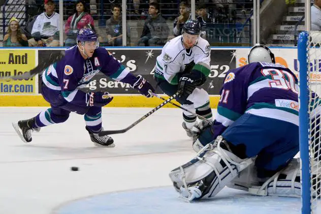 Florida Everblades Attack the Orlando Solar Bears Goal