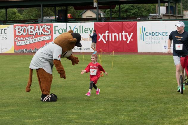 Ozzie's Welcomes Children at Home Run and Walk 5K