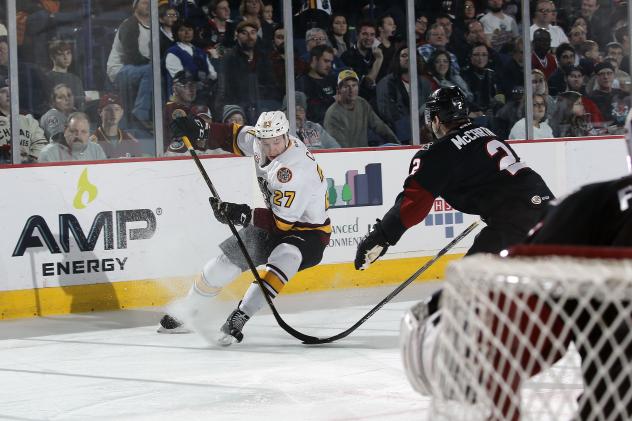 Chicago Wolves RW Jordan Caron vs. the Lake Erie Monsters