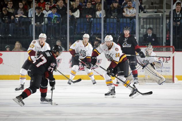 Chicago Wolves Set up the Defense vs. the Lake Erie Monsters