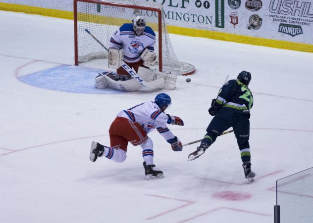 Bloomington Thunder Shoot on the Des Moines Buccaneers