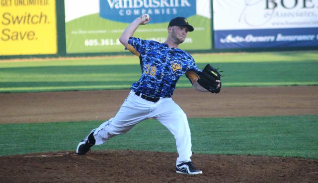 Sioux Falls Canaries Pitcher Stephen Bougher