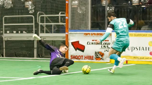 Syracuse Silver Knights Smother a Shot vs. the St. Louis Ambush