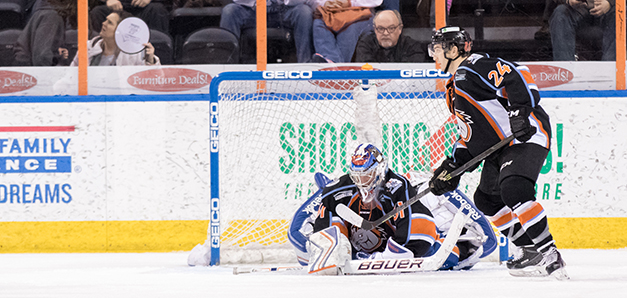 Missouri Mavericks Smother the Puck