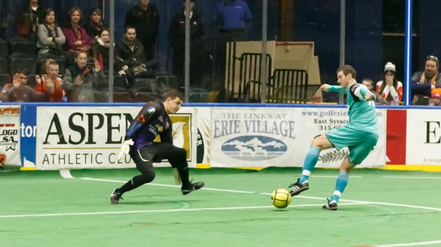 Syracuse Silver Knights Goalie Andrew Coughlin comes out to Stop the St. Louis Ambush