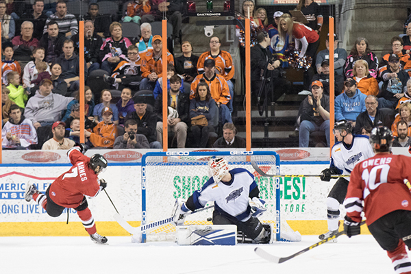 Tyler Barnes and the Missouri Mavericks Press the Wichita Thunder Goal