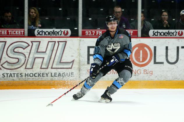 Forward Carson Gicewicz with the Lincoln Stars