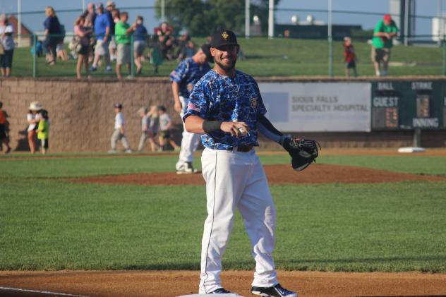 Sioux Falls Canaries First Baseman David Bergin