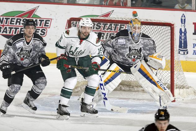 Chicago Wolves vs. the Iowa Wild