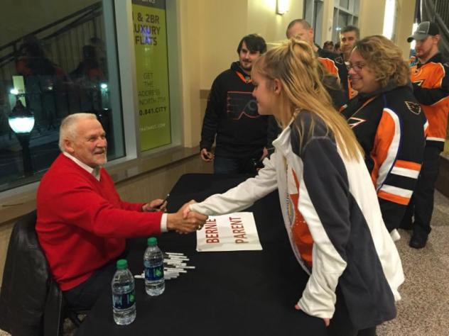 Philadelphia Flyers Legend Bernie Parent Meets the Lehigh Valley Phantoms Fans