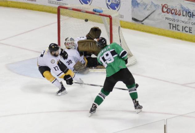 Louisiana IceGators Take a Shot vs. the Mississippi RiverKings