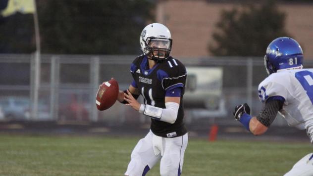 Tampa Bay Storm Signee, Quarterback Jonathan Bane with Dakota Wesleyan