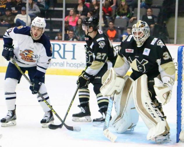 Wheeling Nailers Defend against the Greenville Swamp Rabbits