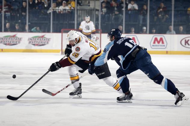 Chicago Wolves C Jeremy Welsh vs. the Milwaukee Admirals
