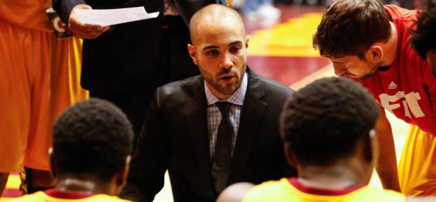 Canton Charge Coach Jordi Fernandez Talks to the Team