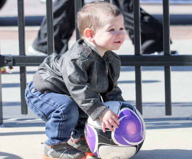 Young Tulsa Roughnecks Fan