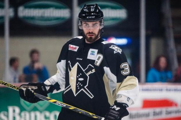 Morgan Ellis with the Wheeling Nailers