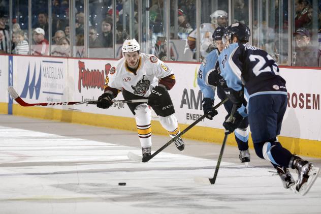 Chicago Wolves RW Ty Rattie vs. the Milwaukee Admirals