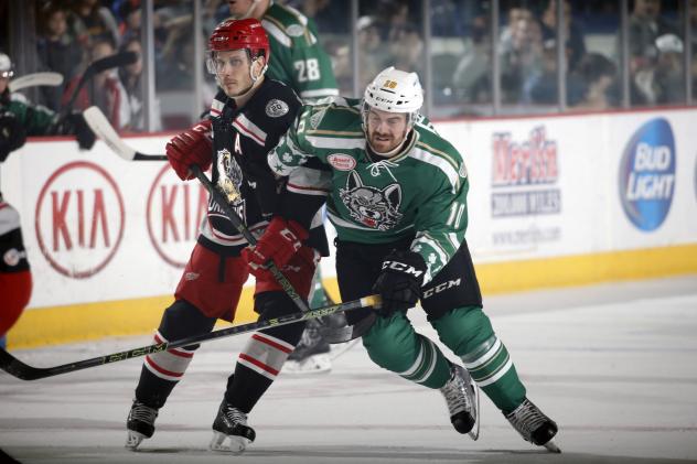 Chicago Wolves RW Zach O'Brien Uses his Weight vs. the Grand Rapids Griffins