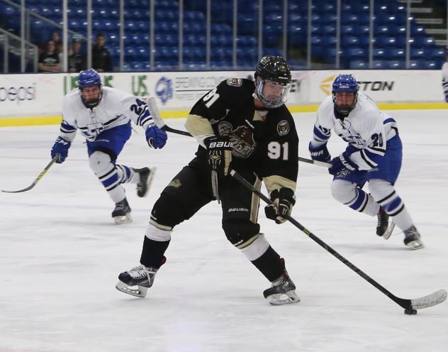 Corpus Christi IceRays Tender Tommy Parrottino with the Oakland Jr. Grizzlies