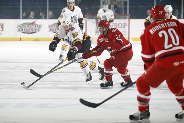 Chicago Wolves RW Jacob Doty vs. the Charlotte Checkers