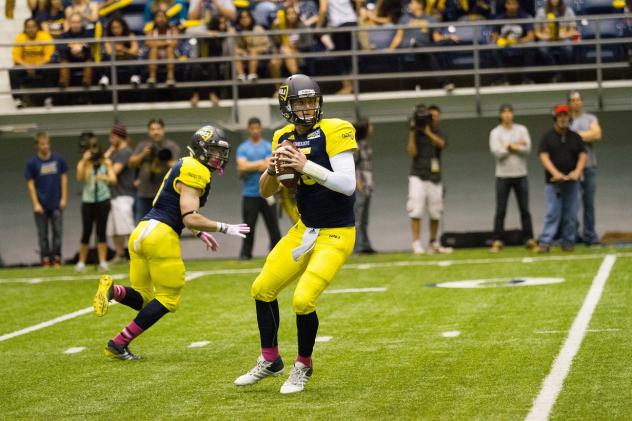 Quarterback Chase Cartwright Sets to Throw with Northern Arizona