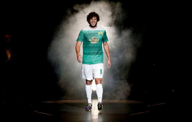 Tampa Bay Rowdies Forward Tommy Heinemann Unveils 2016 Alternate Kit