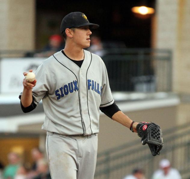 Sioux Falls Canaries Pitcher Shawn Blackwell