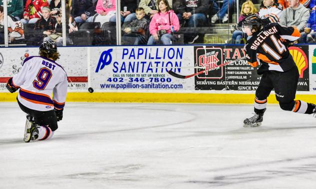 Omaha Lancers vs. the Youngstown Phantoms