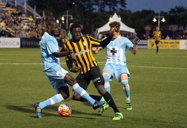 Charleston Battery Fight for the Ball vs. the Wilmington Hammerheads