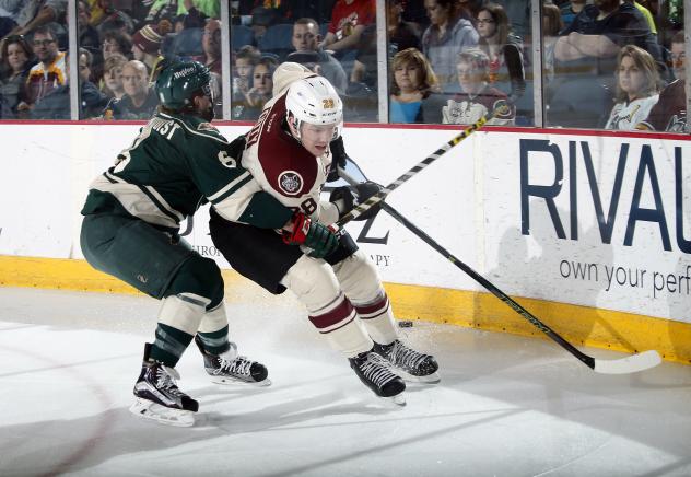 Chicago Wolves RW Jacob Doty vs. the Iowa Wild