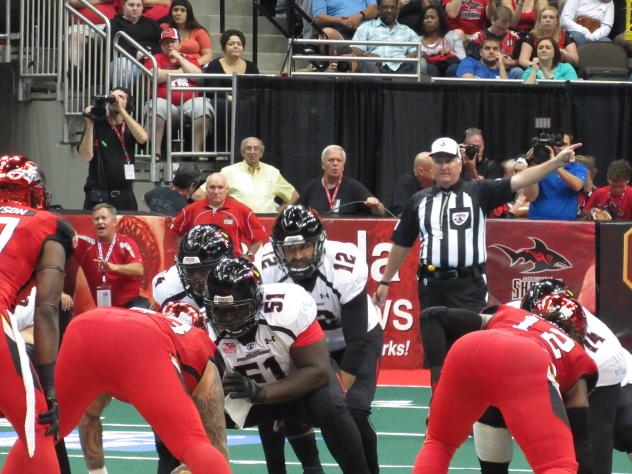 Orlando Predators QB Randy Hippeard vs. the Jacksonville Sharks