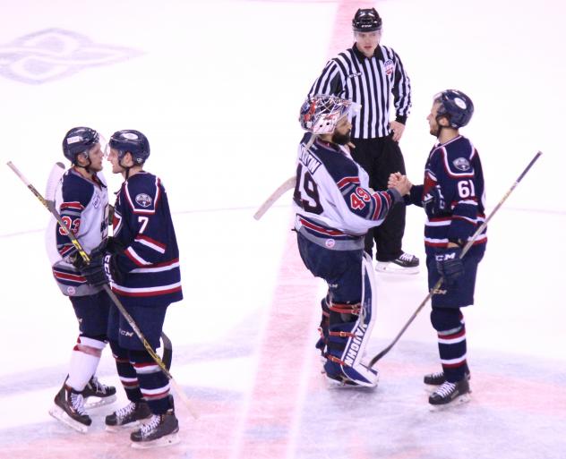 Kalamazoo Wings Shake Hands with the South Carolina Stingrays
