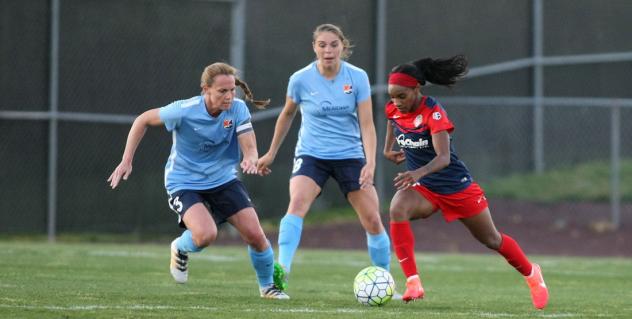 Sky Blue FC Defend against the Washington Spirit