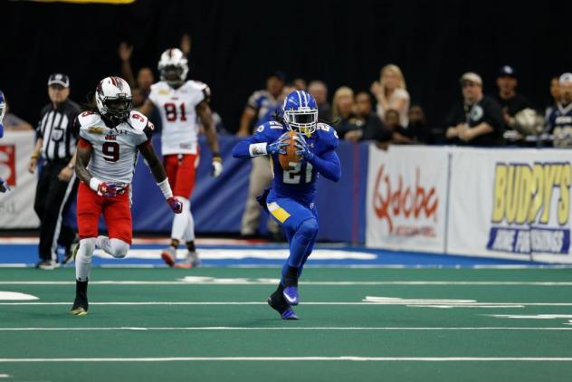 Tampa Bay Storm WR/KR Mike Washington Returns a Kickoff for a TD vs. the Jacksonville Sharks