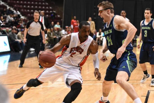 Windsor Express Drive to the Hoop vs. the Niagara River Lions