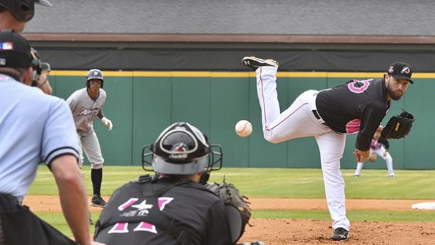Arkansas Travelers Pitcher Blayne Weller