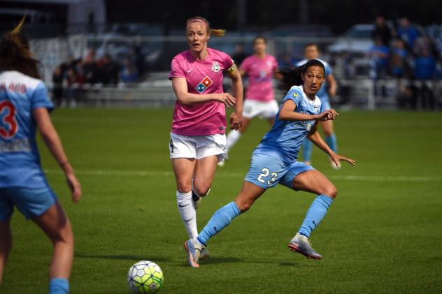 Chicago Red Stars Battle FC Kansas City for the Ball