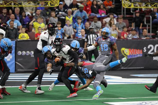Orlando Predators WR Brandon Thompkins is Caught up in Philadelphia Soul Traffic