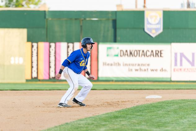 Sioux Falls Canaries on the Basepaths