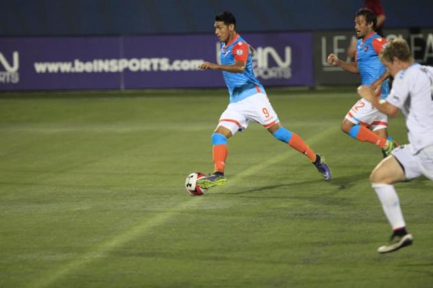Miami FC Controls the Ball vs. the Wilmington Hammerheads