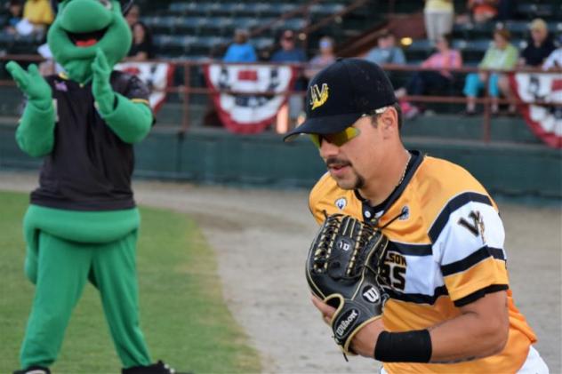 Wilson Tobs Hit the Field