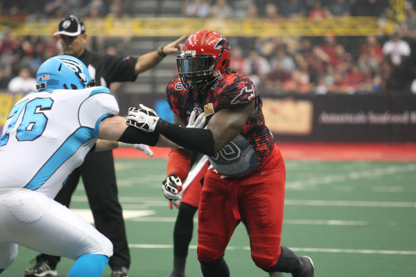 Tampa Bay Storm Defensive Lineman Torrey Davis (99) with the Jacksonville Sharks