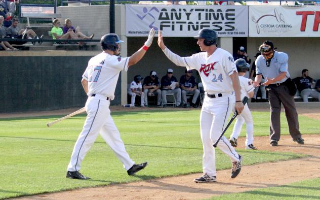 St. Cloud Rox Exchange High Fives