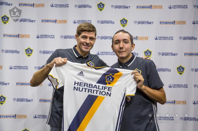 LA Galaxy Midfielder Steven Gerrard Presents New Teammate with an LA Galaxy Jersey