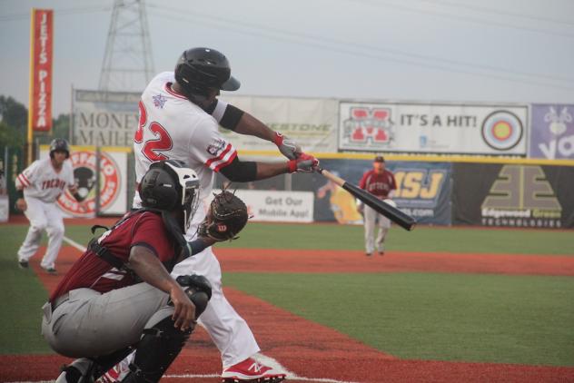Andrew Godbold of the Florence Freedom at the Plate