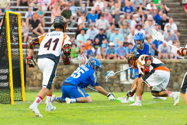 Charlotte Hounds and Atlanta Blaze Scramble for a Loose Ball